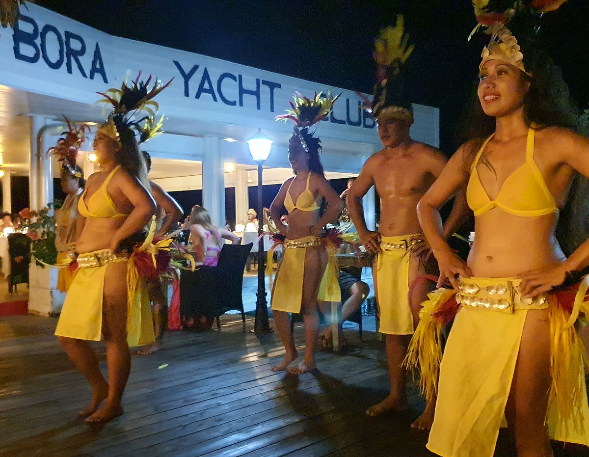 Show polynésien au Bora Bora Yacht Club